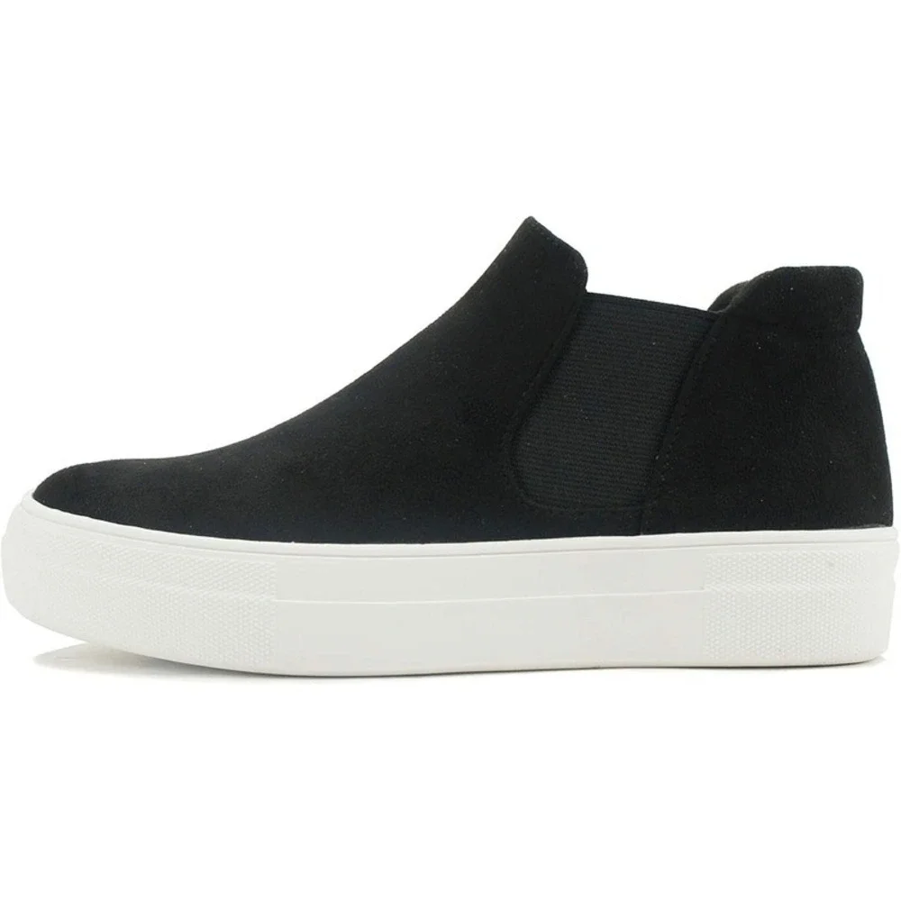 Women's Black Canvas Platform Slip on Sneakers Chelsea Cushion Foam Soda SZ 6.5